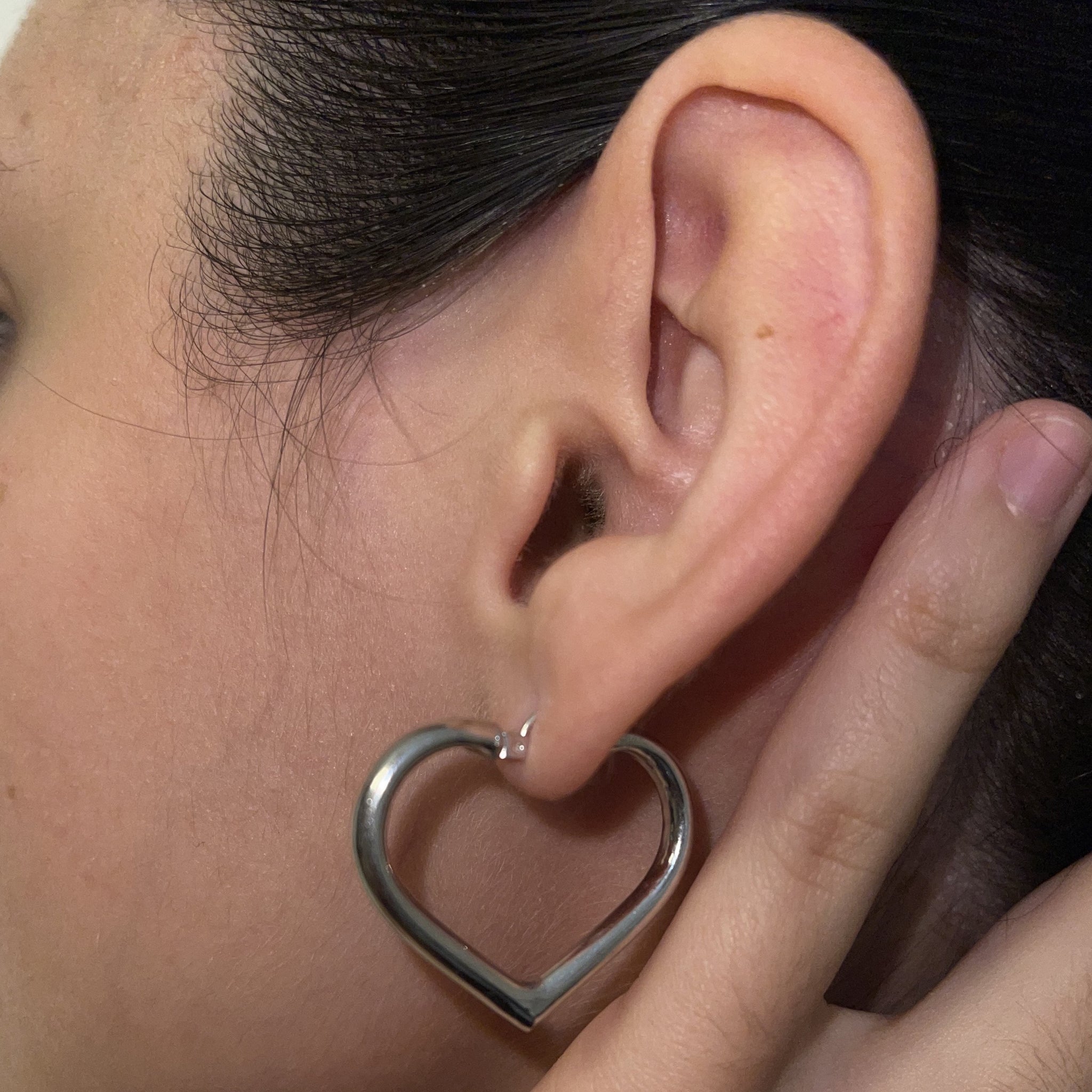 GUESS Heart Shaped Clutchless Hoop Earrings India | Ubuy