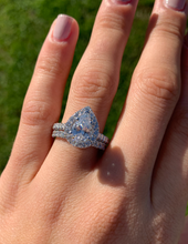 Load image into Gallery viewer, Pear Shaped Diamond Engagement Set
